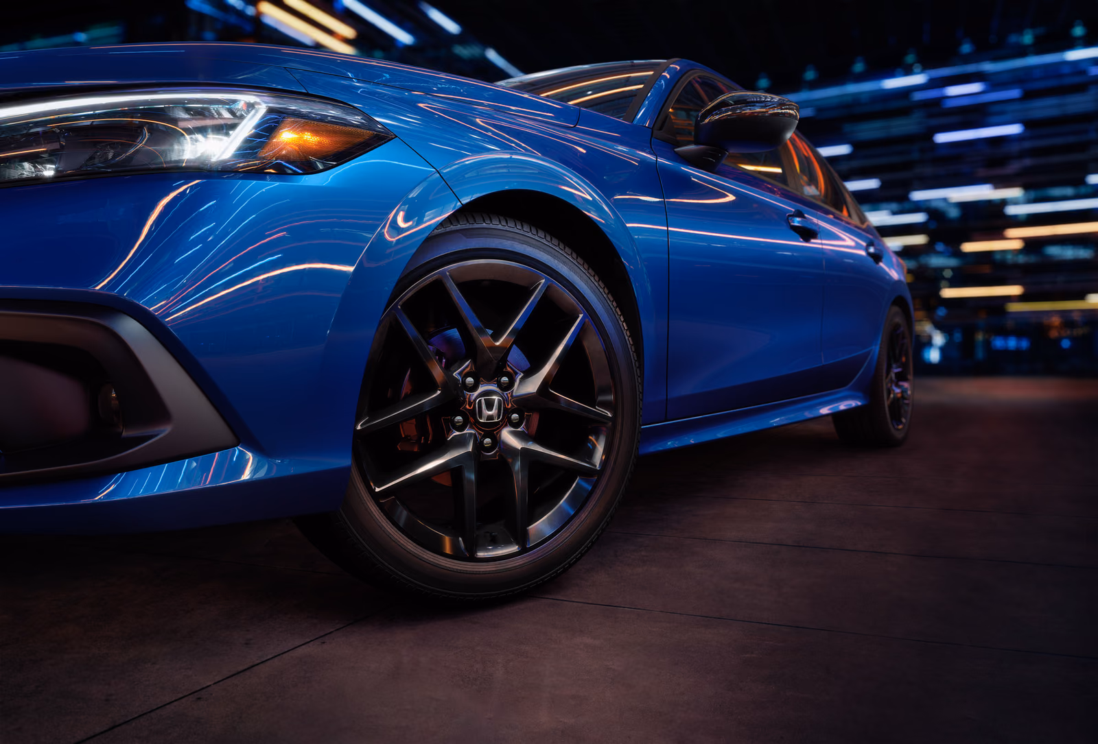 Honda Civic — спереди в три четверти