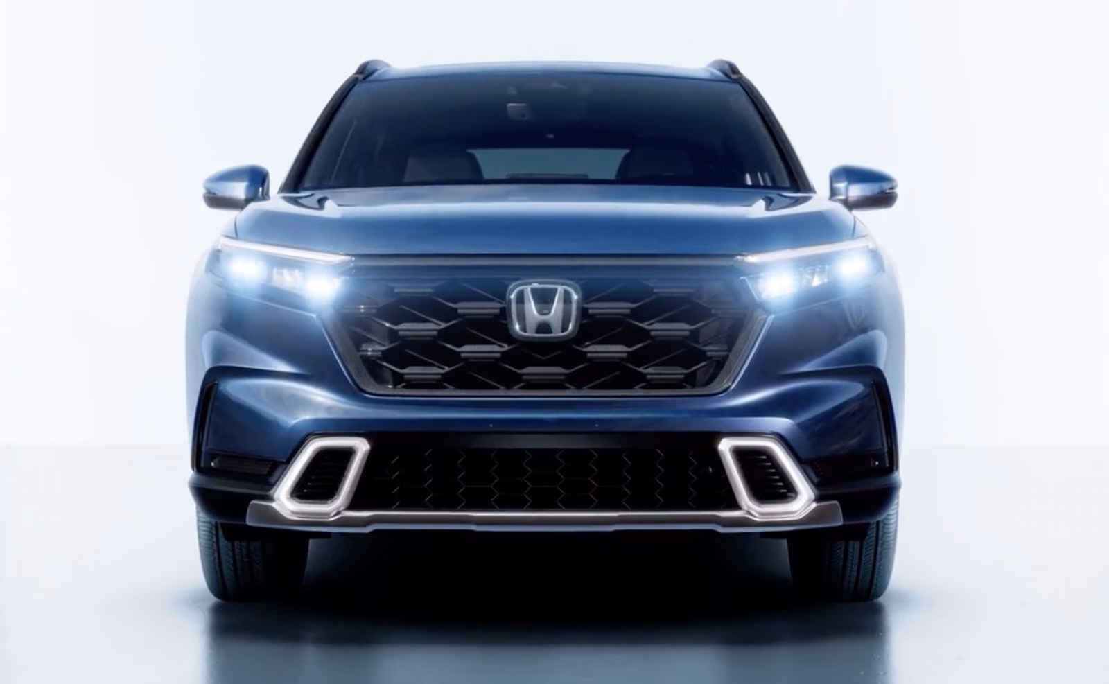 Honda CR-V 2026 — белый кузов в профиль