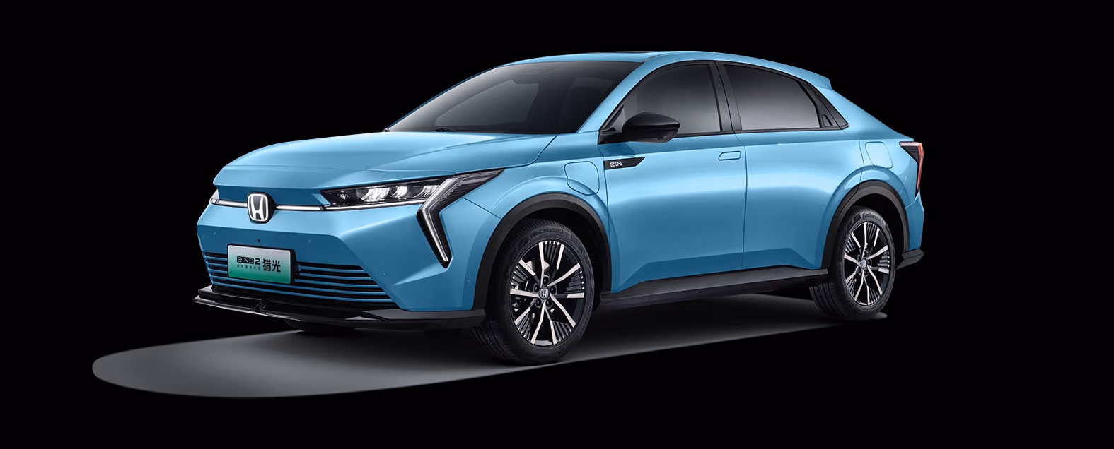 Honda e:NS2 — вид сзади в три четверти