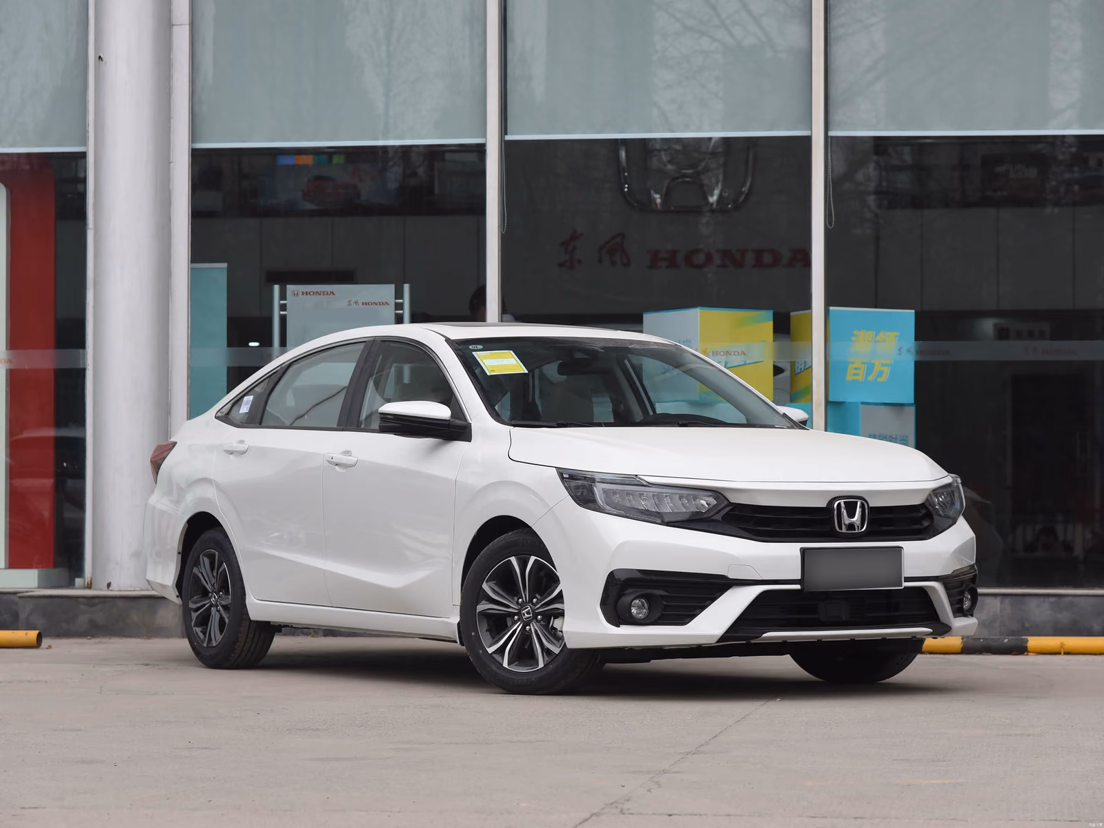 Honda Envix — вид спереди в три четверти