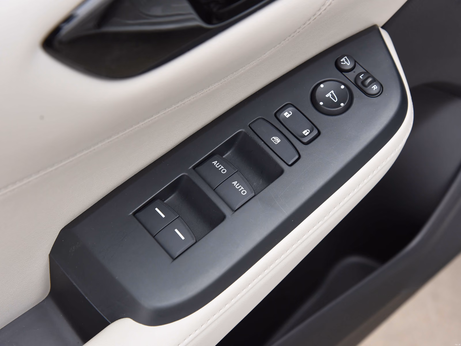 Honda Envix — блок управления стеклоподъёмниками