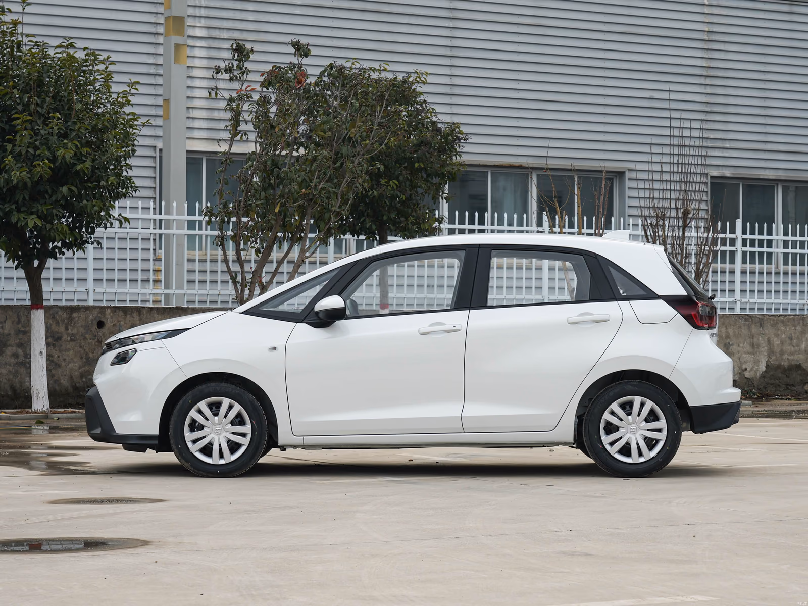 Honda Fit 2026 — профиль