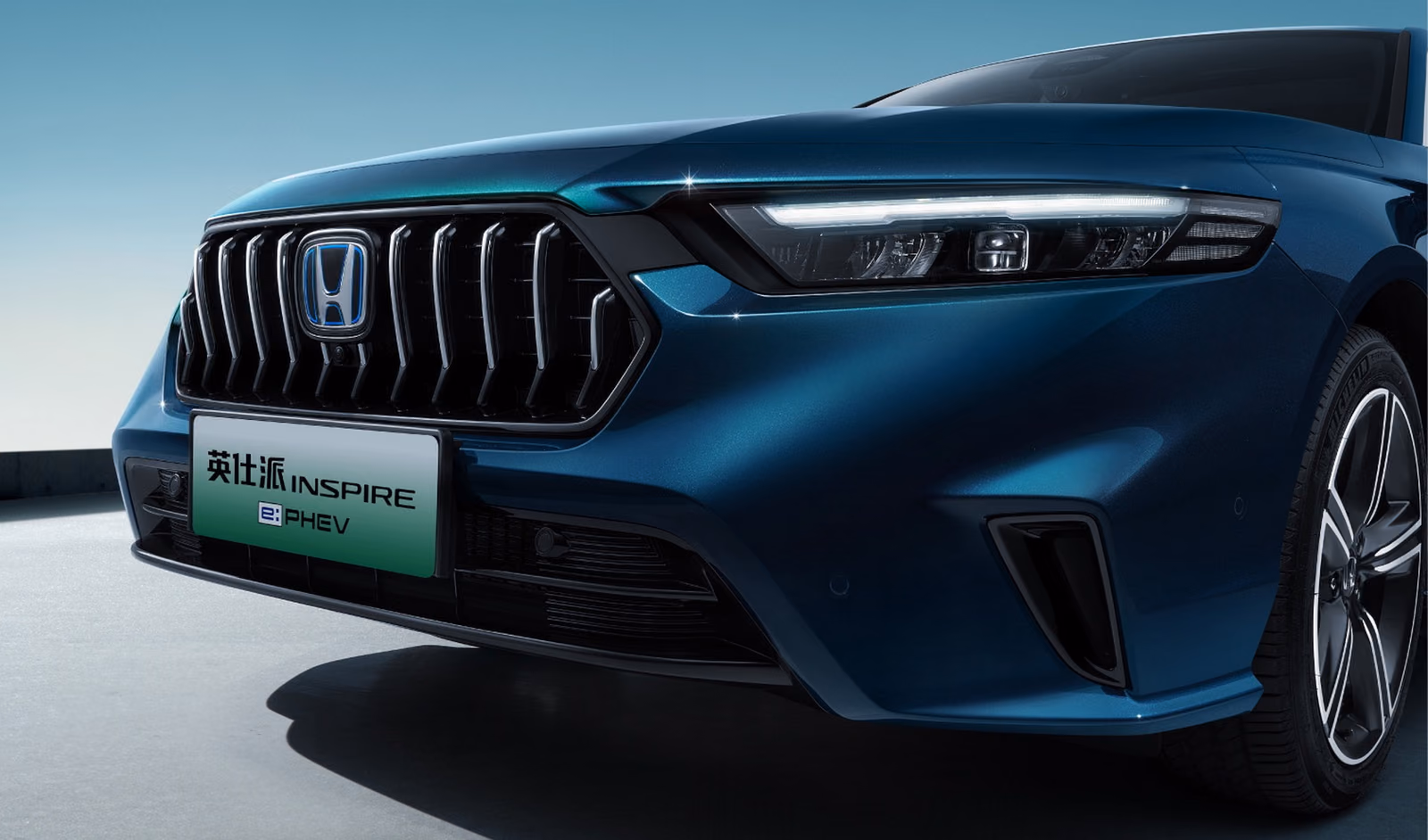 Honda Inspire — вид спереди