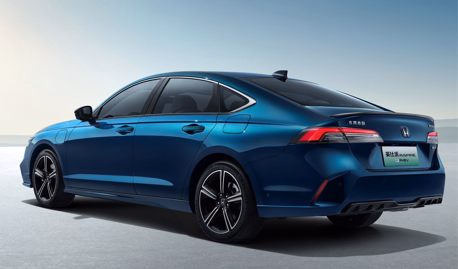 Honda Inspire — вид сзади