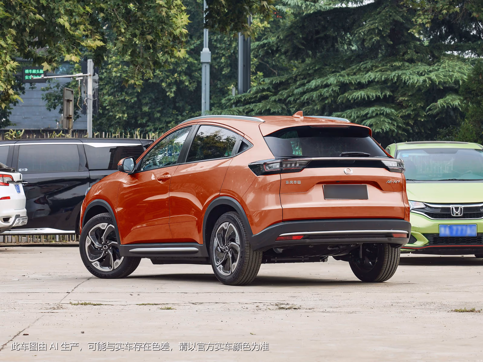 Honda M-NV 2023 — оранжевый кузов сзади в три четверти