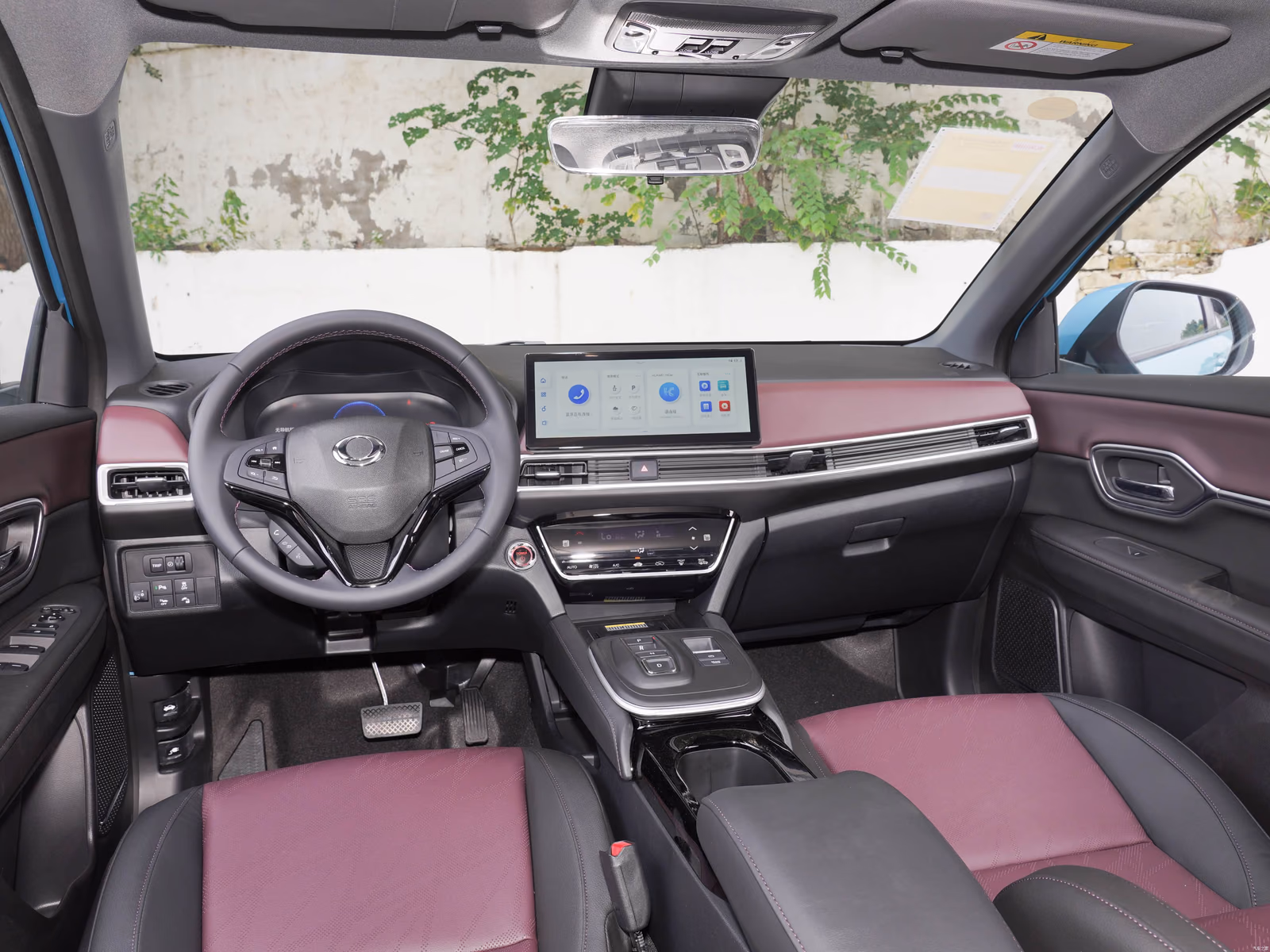 Honda M-NV 2023 — альтернативный общий вид салона