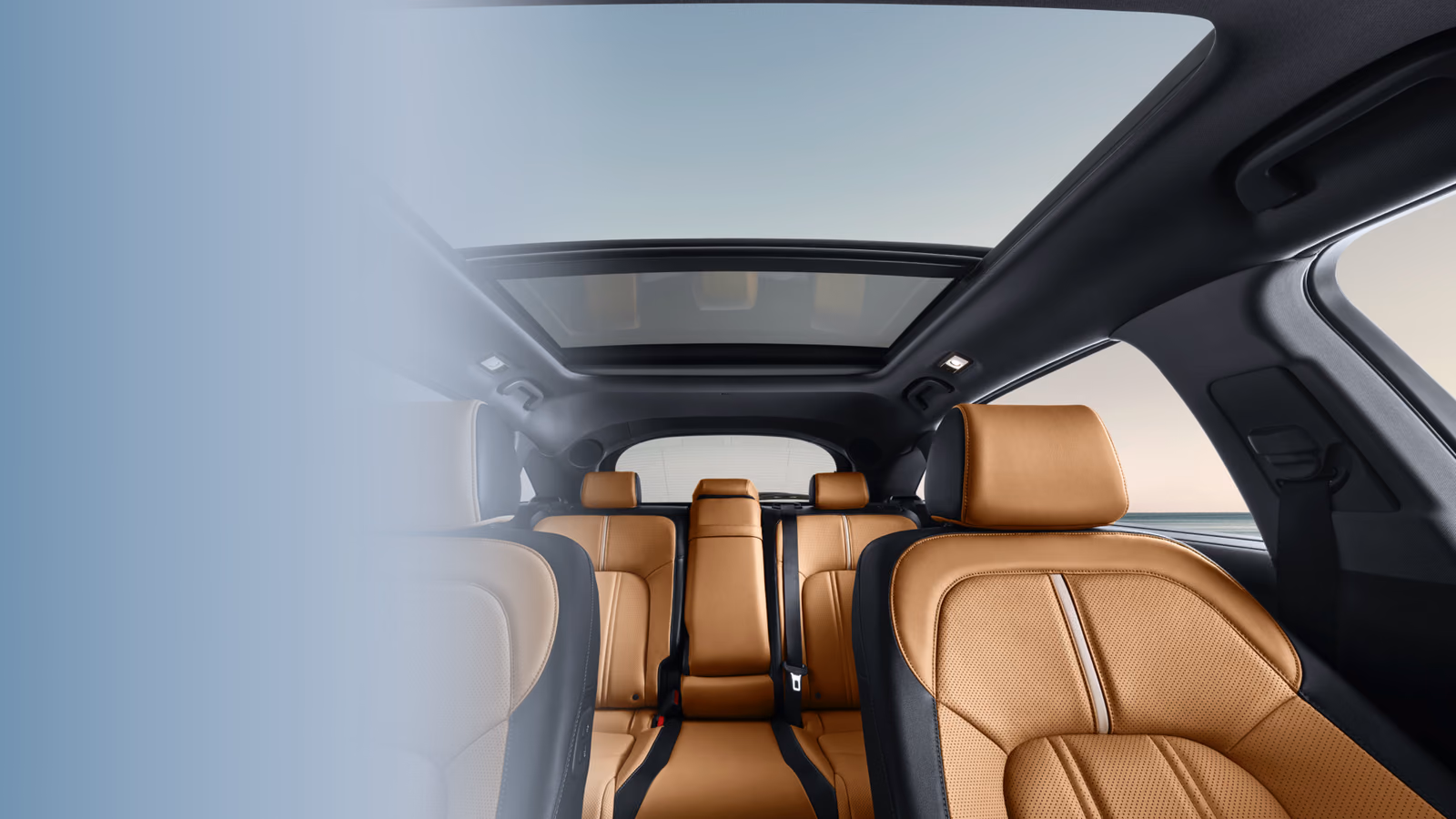 Панорамная крыша и задние сиденья Honda UR-V