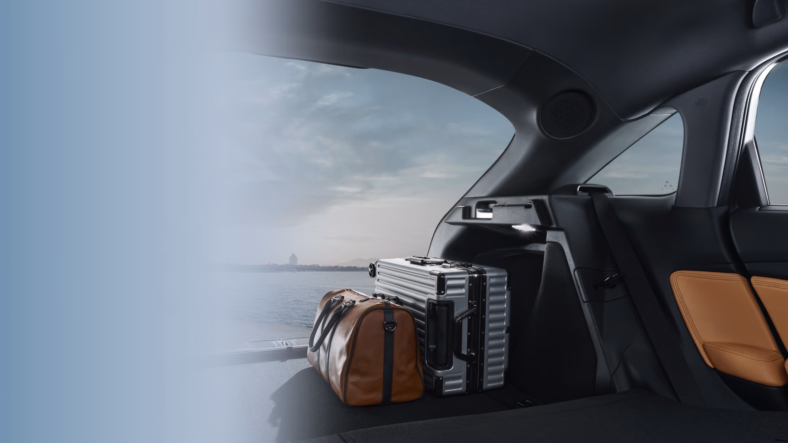 Багажное отделение Honda UR-V с чемоданами