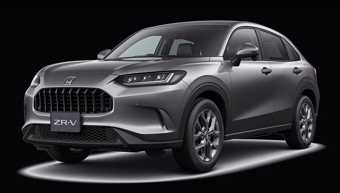 Honda ZR-V — спереди в три четверти