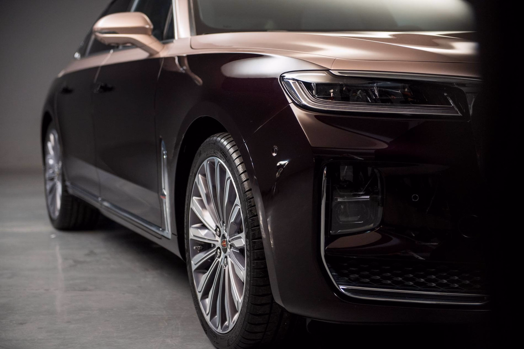 Передняя часть HONGQI H9