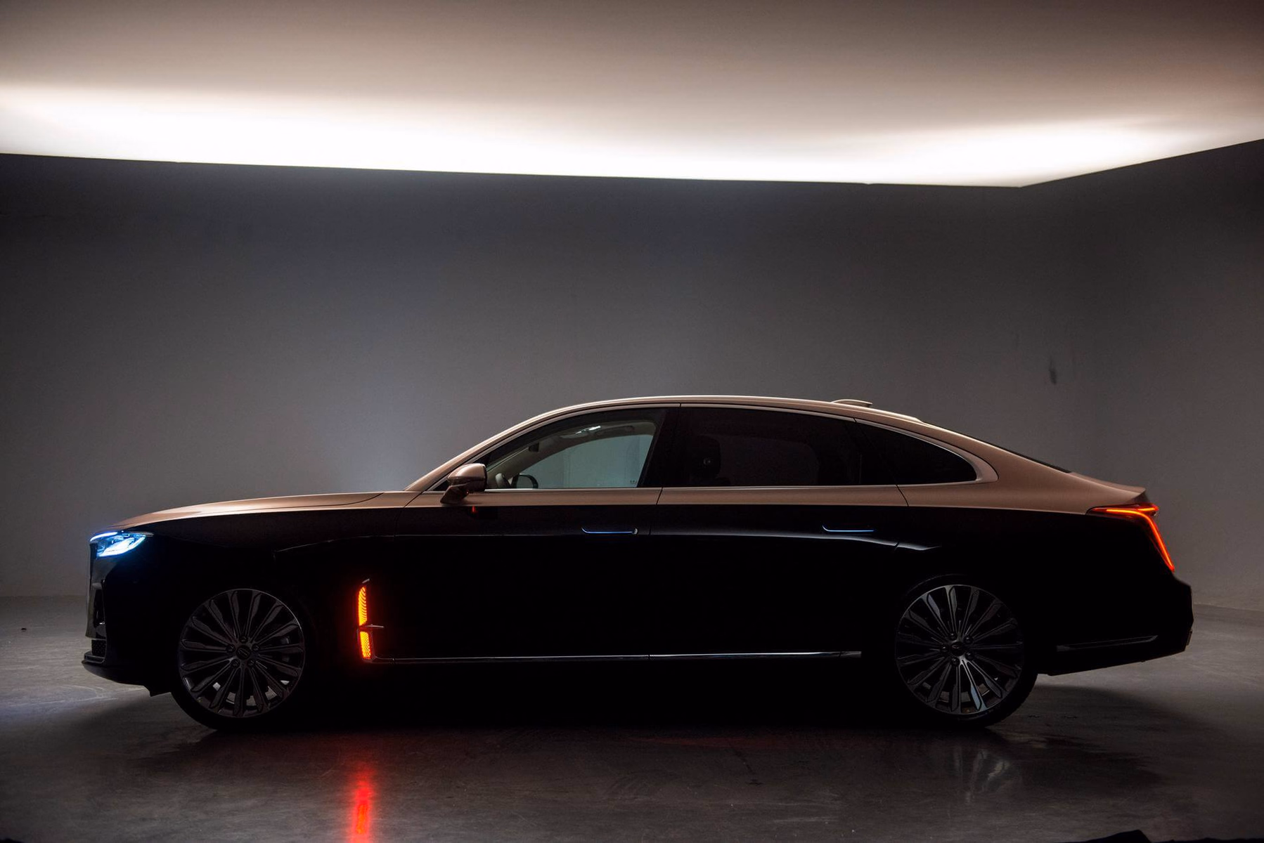 Силуэт Hongqi H9
