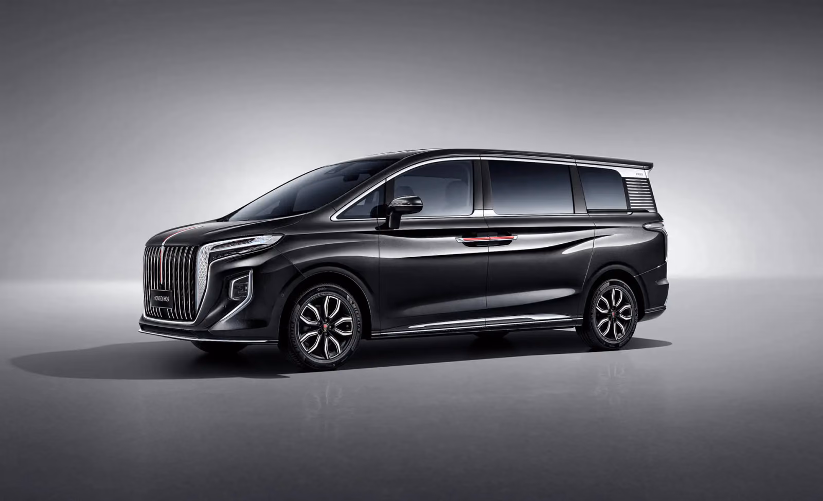 HONGQI HQ9 в студии, профиль кузова