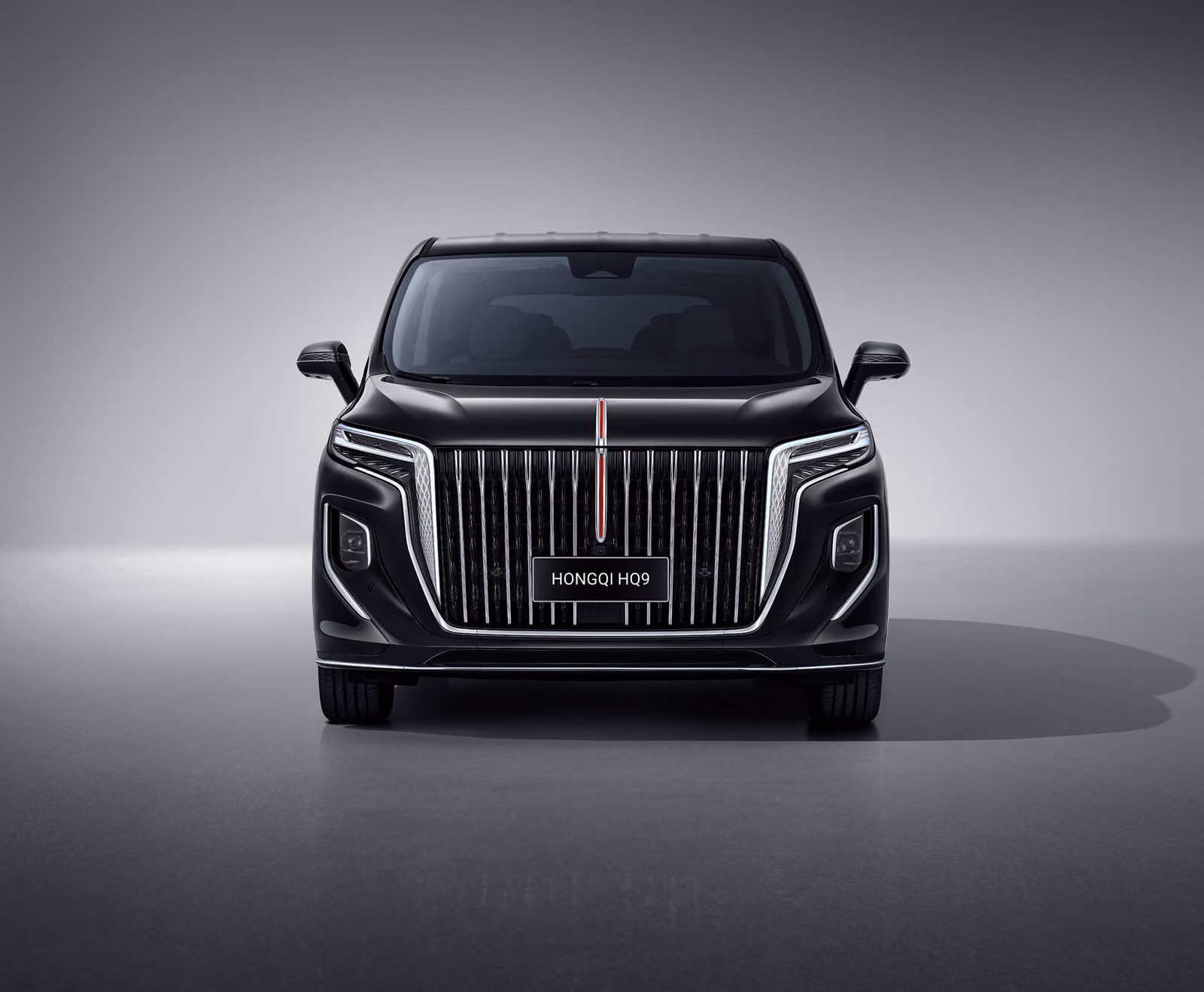 HONGQI HQ9 в студии, фронтальный вид