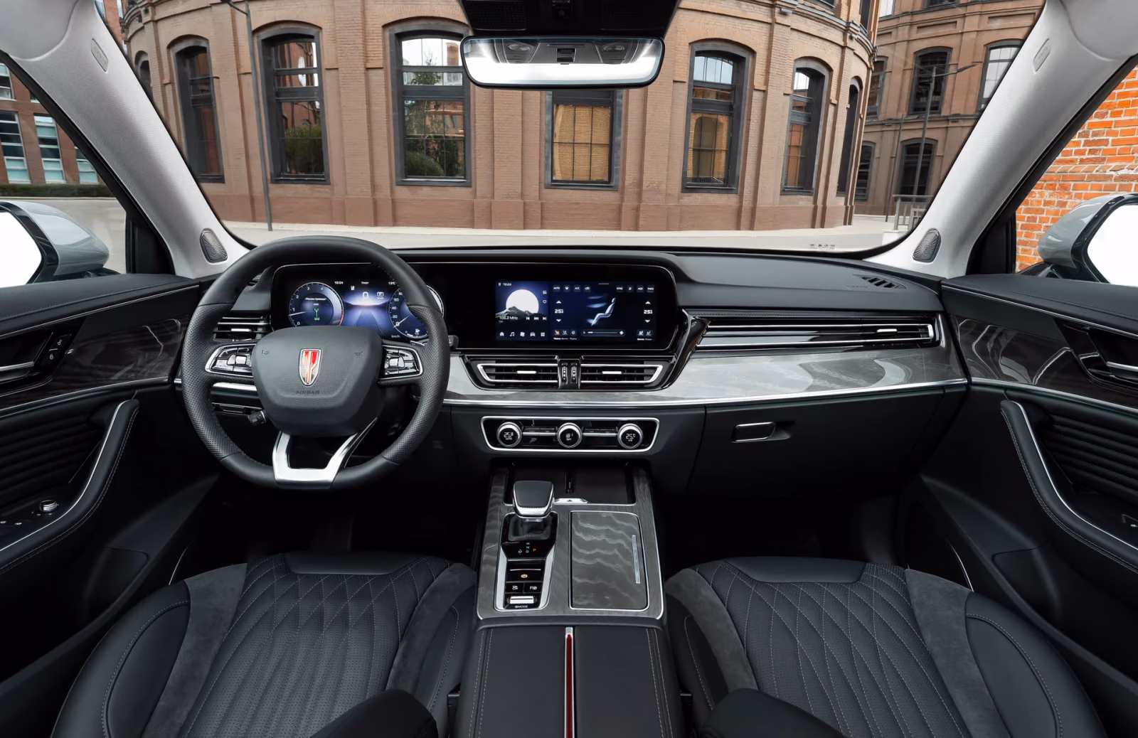 Передняя панель и центральная консоль HONGQI HS5