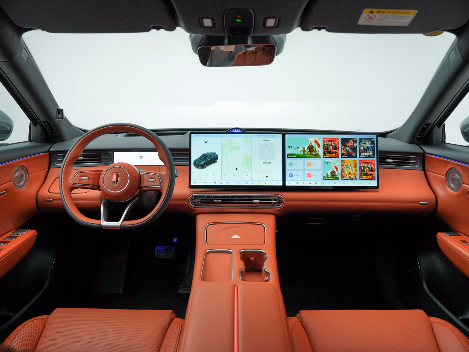 Hongqi HS6 PHEV — панорамный вид леворульного кокпита