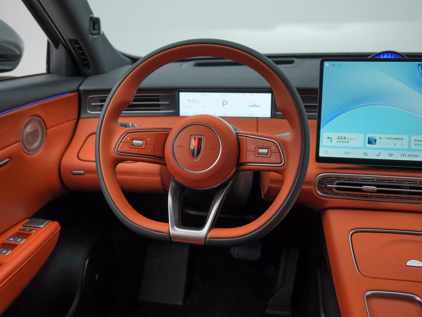 Hongqi HS6 PHEV — рулевое колесо и дисплеи