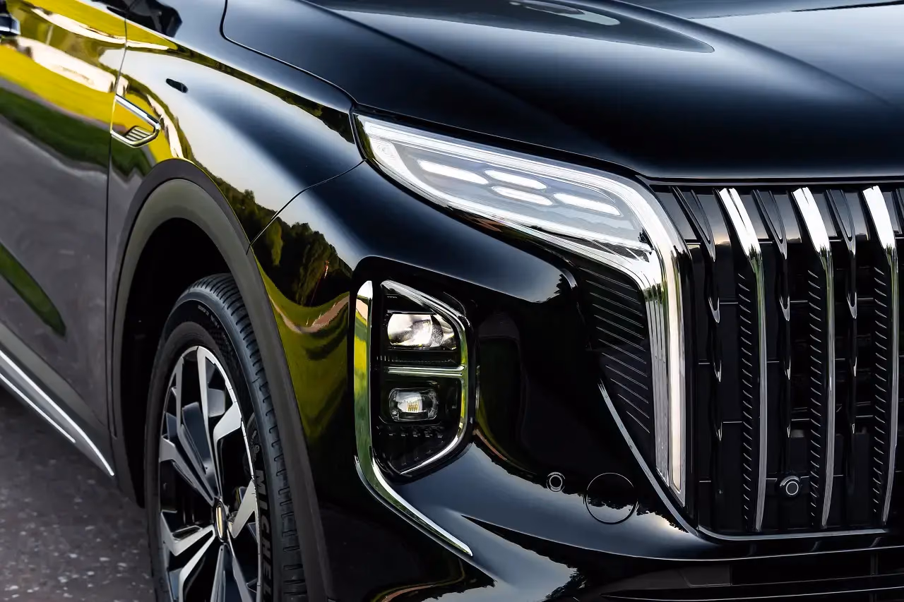 Передняя оптика и решётка Hongqi HS7