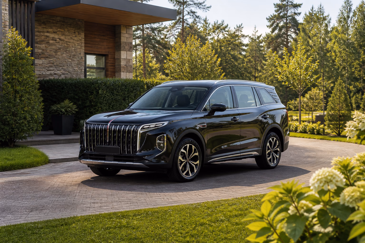 Чёрный Hongqi HS7 у современного загородного дома