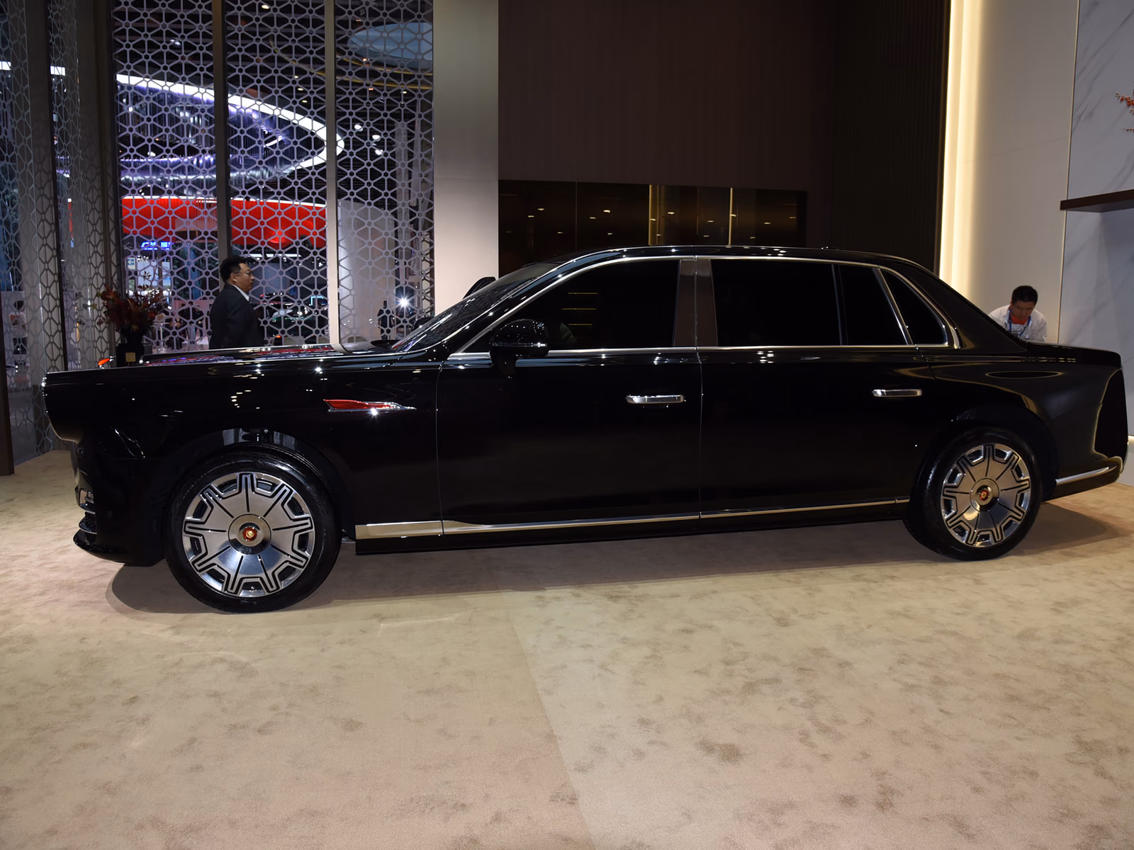 Hongqi L5 Guoli — профиль
