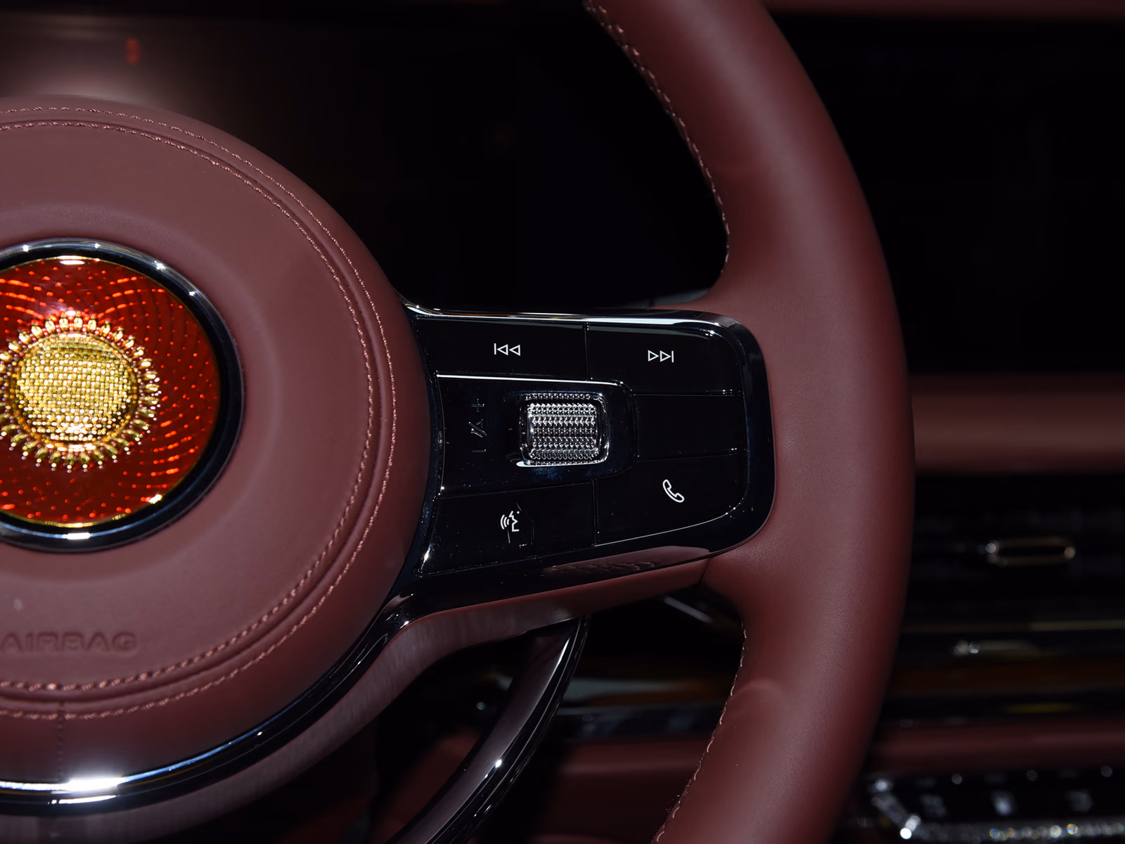 Hongqi L5 Guoli — правая группа кнопок рулевого колеса