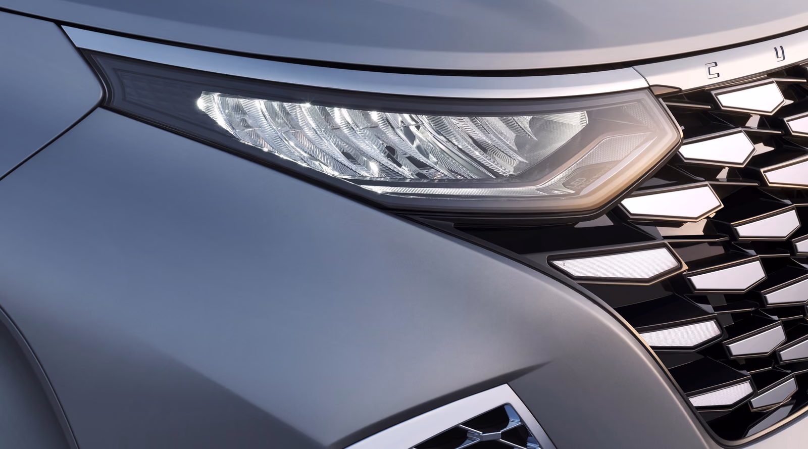 Светодиодная фара и решётка Hyundai Custin