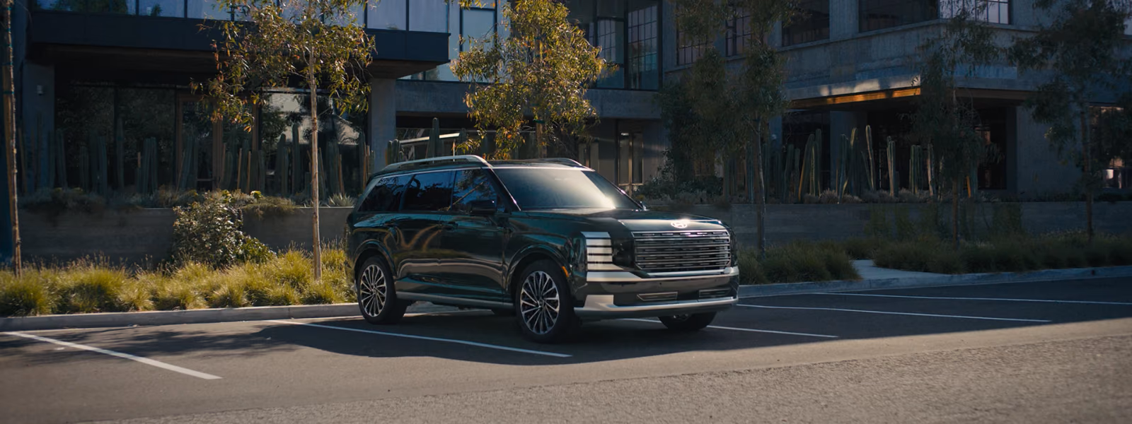 Hyundai Palisade на городской улице