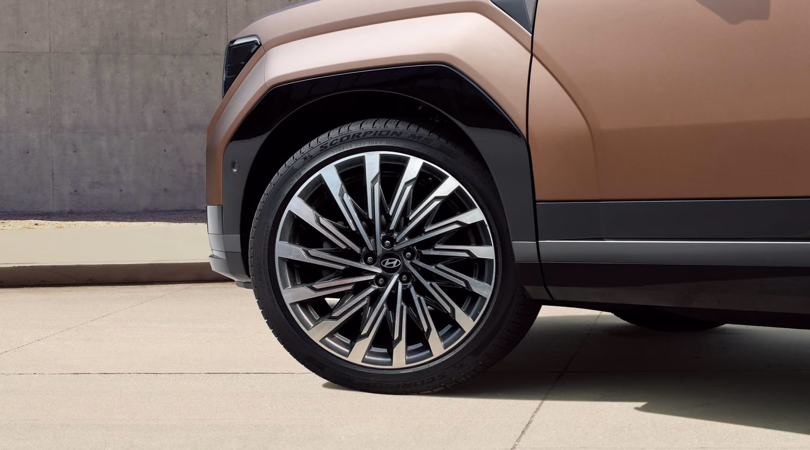 Колёсный диск Hyundai Santa Fe крупным планом