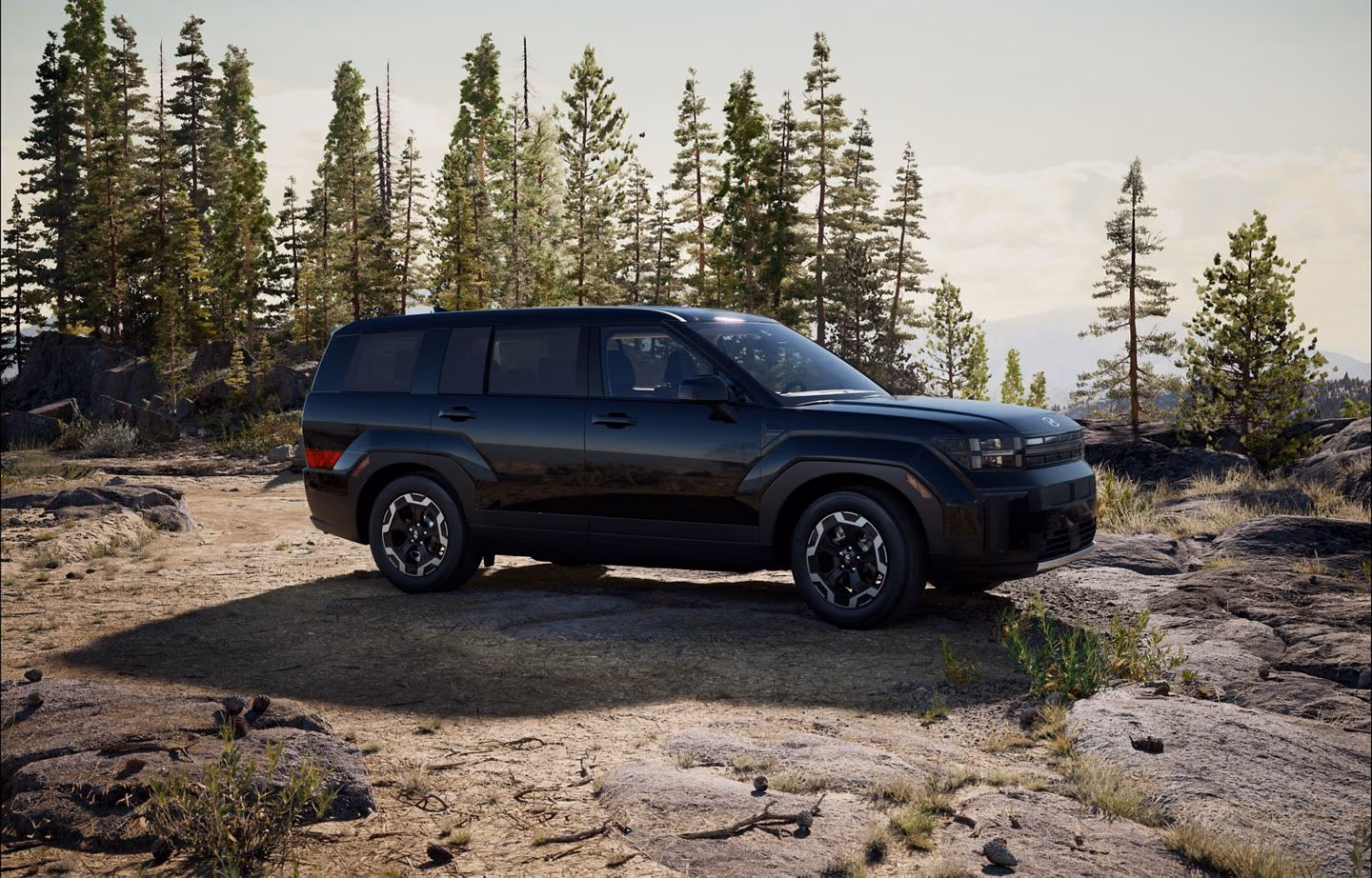 Hyundai Santa Fe среди сосен