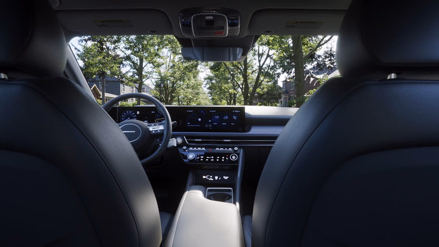 Салон Hyundai Sonata с заднего ряда