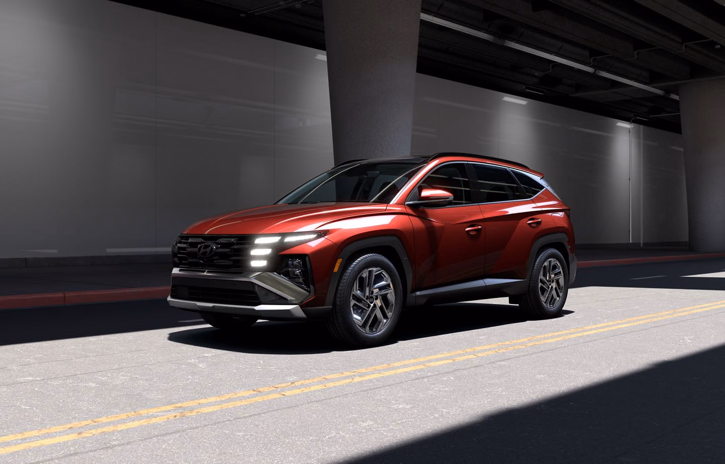 Hyundai Tucson спереди в три четверти