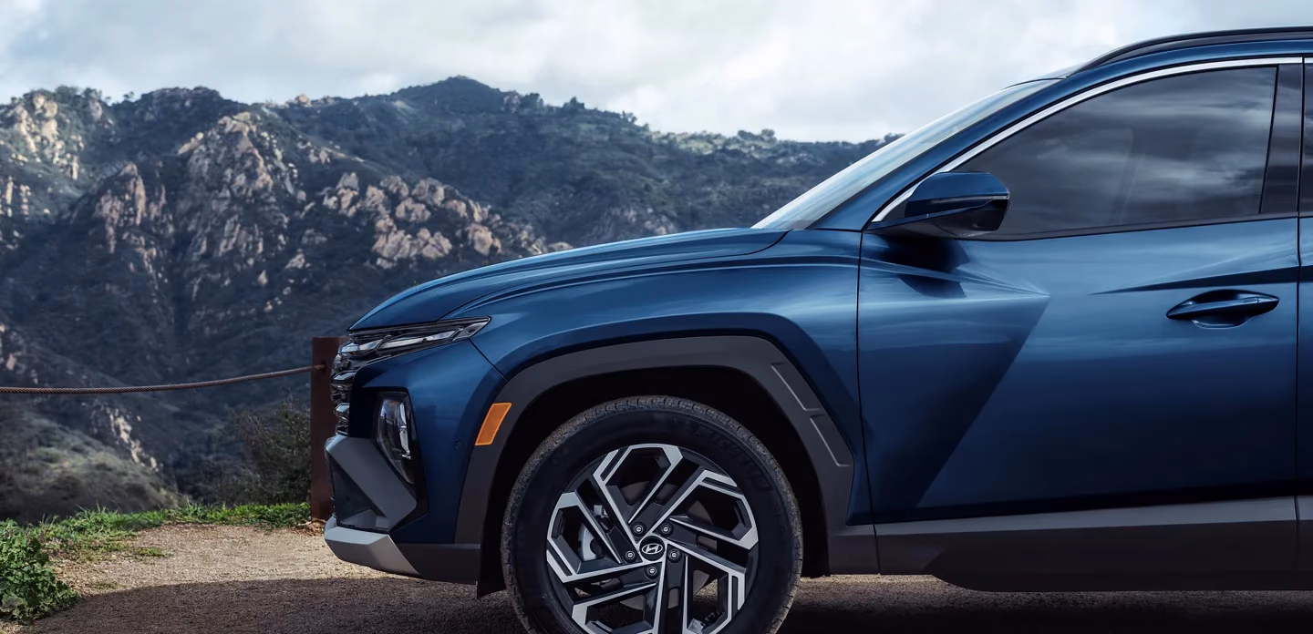 Hyundai Tucson на горной дороге