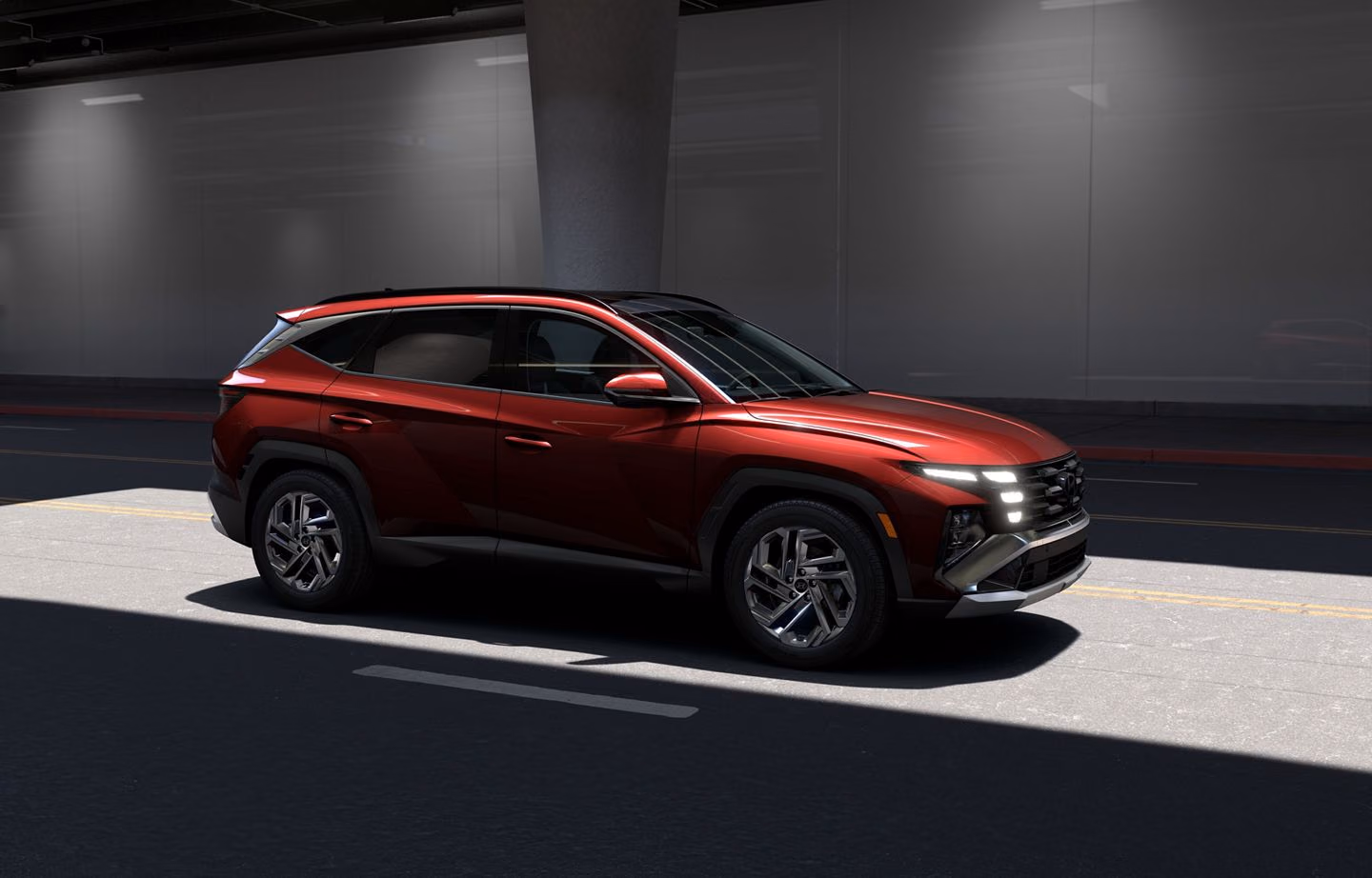 Hyundai Tucson в профиль спереди