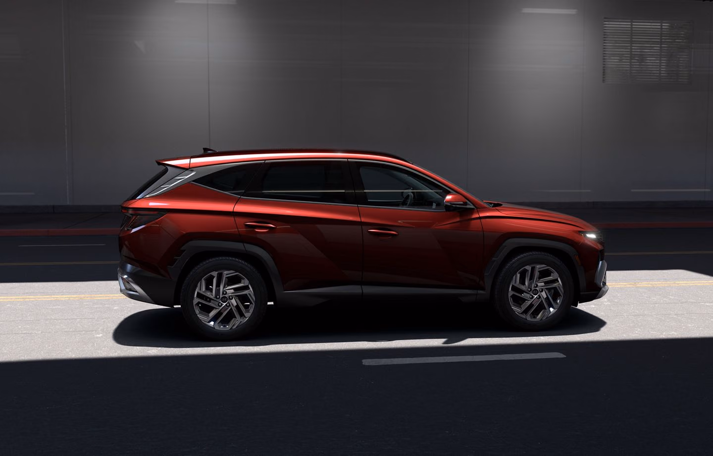 Hyundai Tucson сбоку сзади