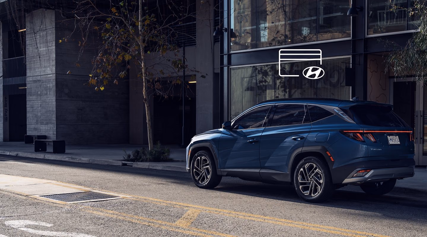 Hyundai Tucson на городской улице