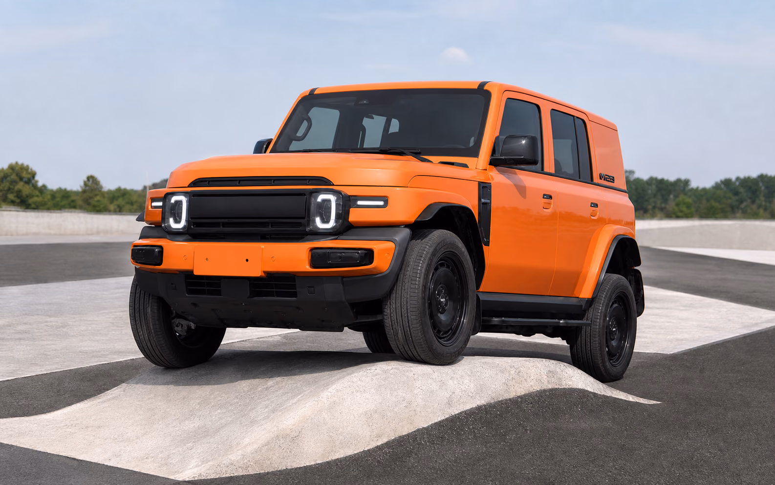 Короткобазный iCAR V23 на полигоне