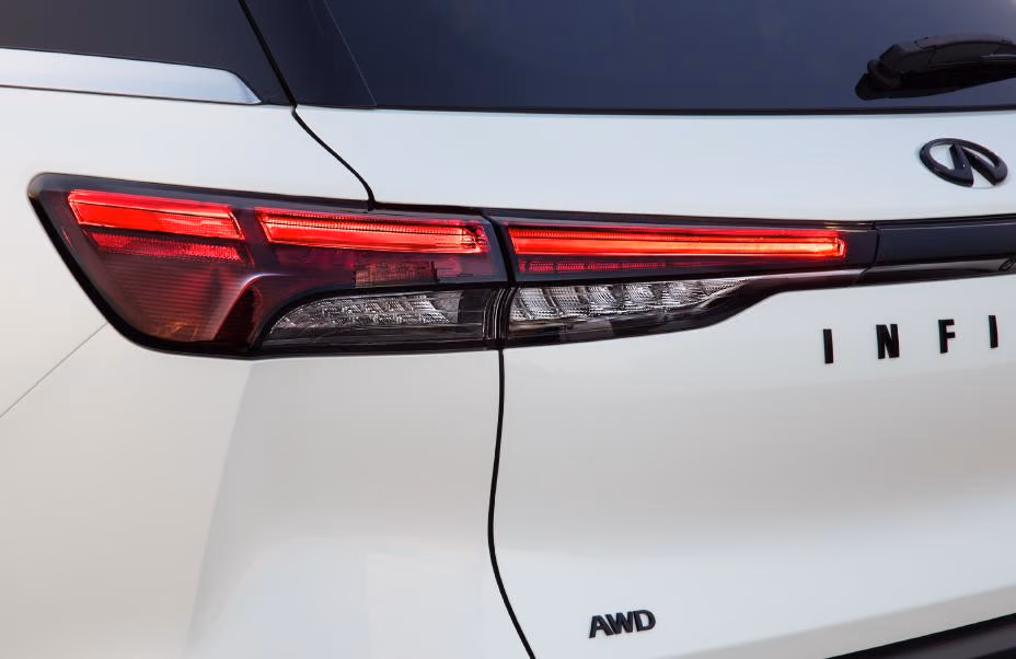 Infiniti QX60 — задний фонарь и обозначение полного привода