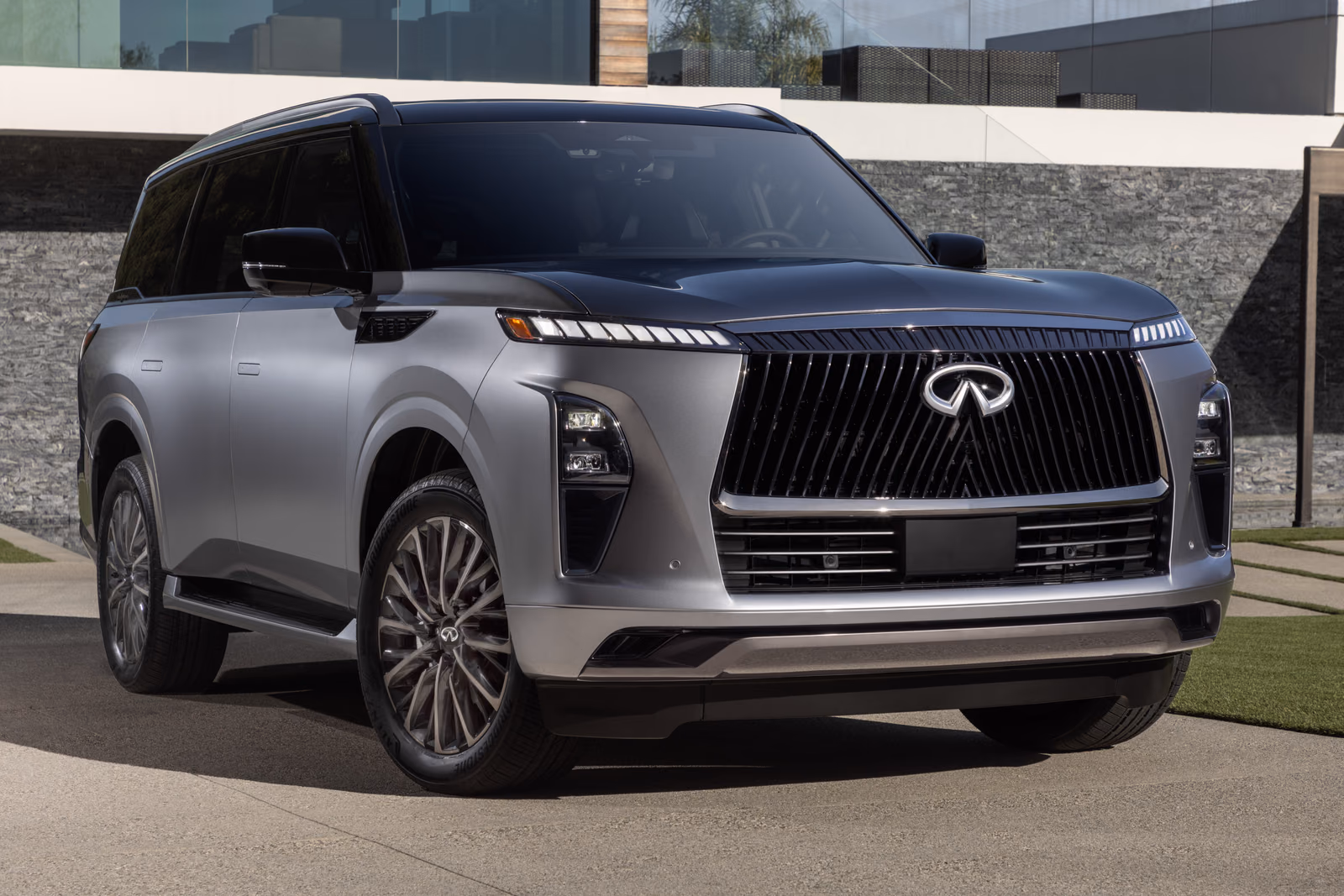 Infiniti QX80 — в студии