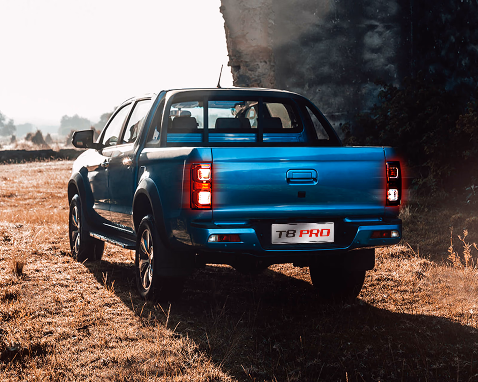 Синий JAC T8 Pro сзади