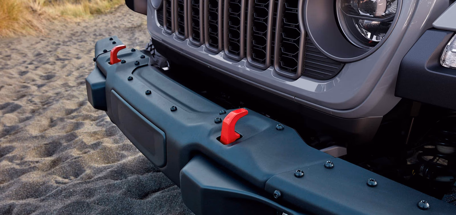 Передний бампер и буксировочный крюк Jeep Gladiator