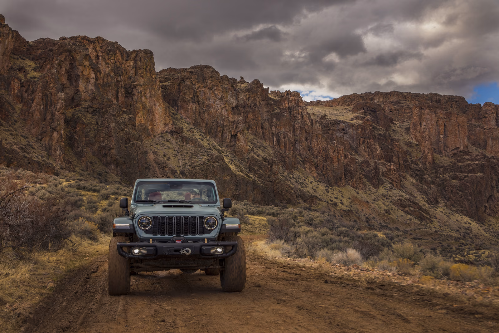 Jeep Wrangler — вид спереди