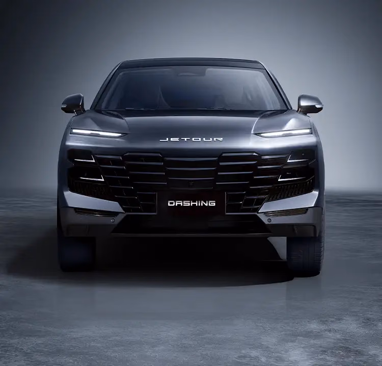 Jetour Dashing анфас на тёмном фоне