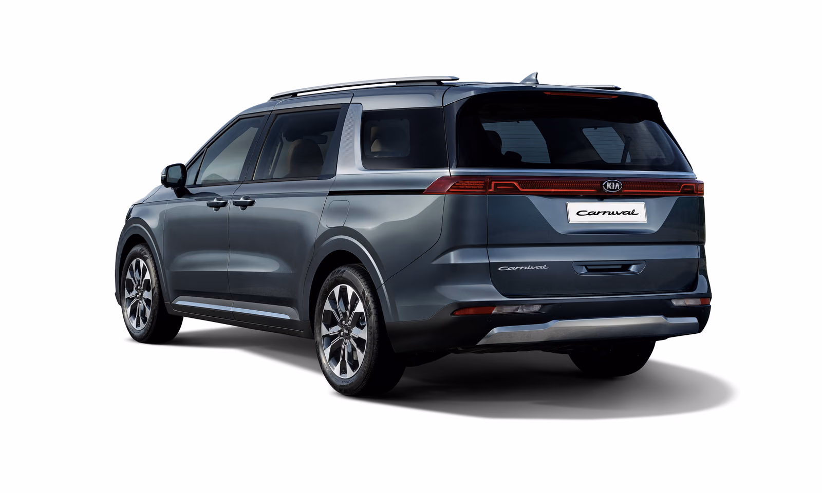Kia Carnival — вид сзади