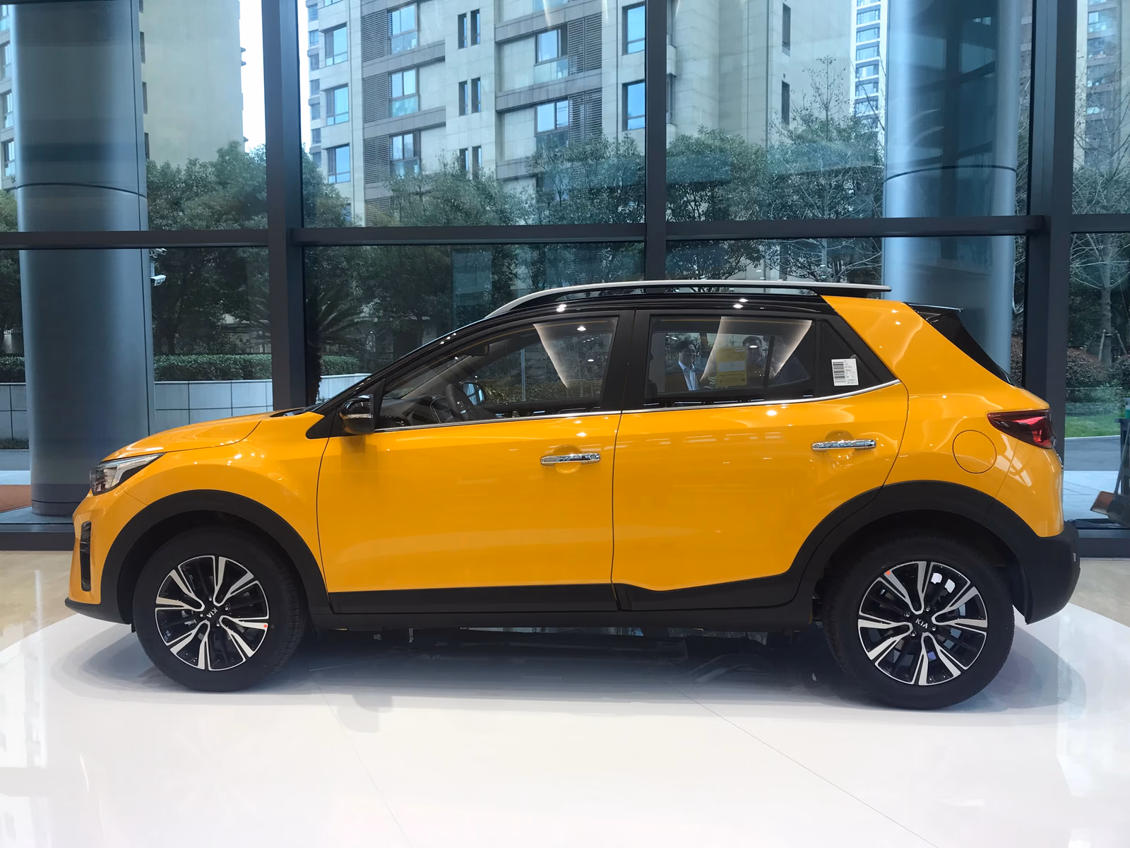 Kia KX1 — профиль