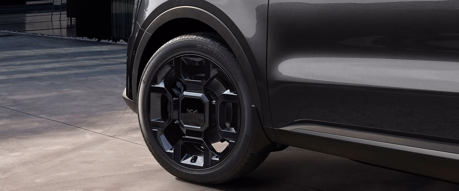 Колёсный диск Kia Sorento X-Line крупным планом