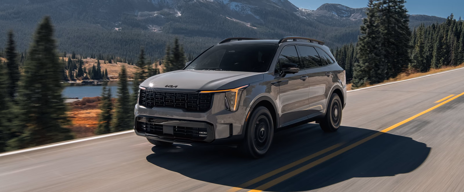 Kia Sorento на горной дороге