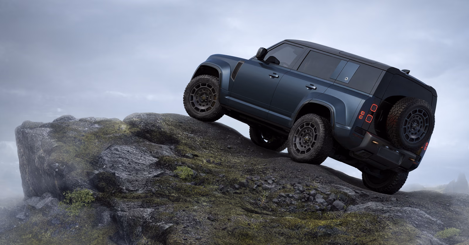 Land Rover Defender OCTA на скалах