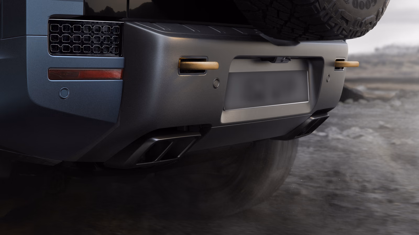 Land Rover Defender OCTA, задняя часть и выхлоп