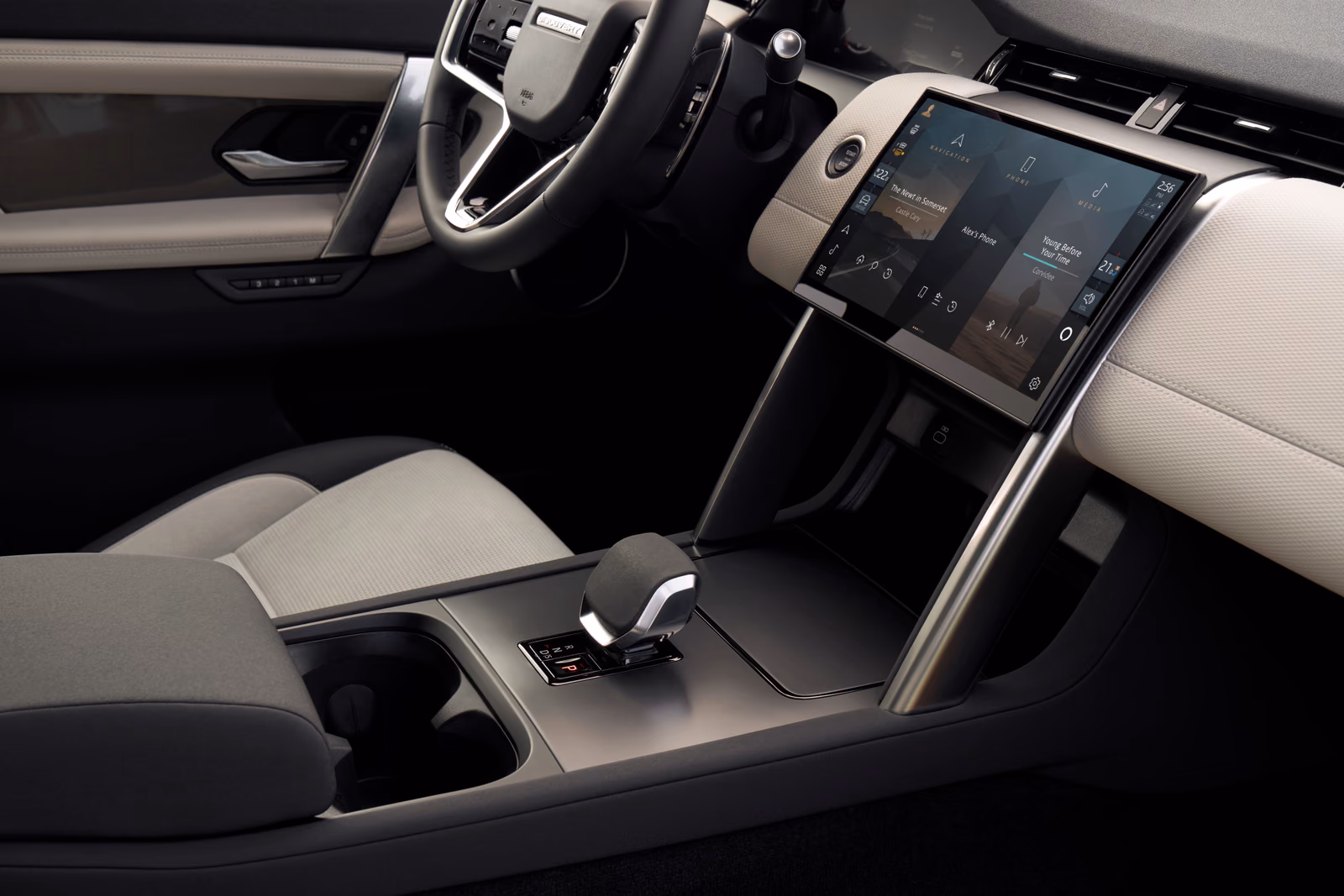 Центральная консоль и экран Discovery Sport