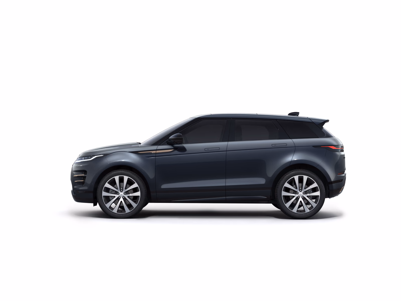 Range Rover Evoque — вид сзади в три четверти