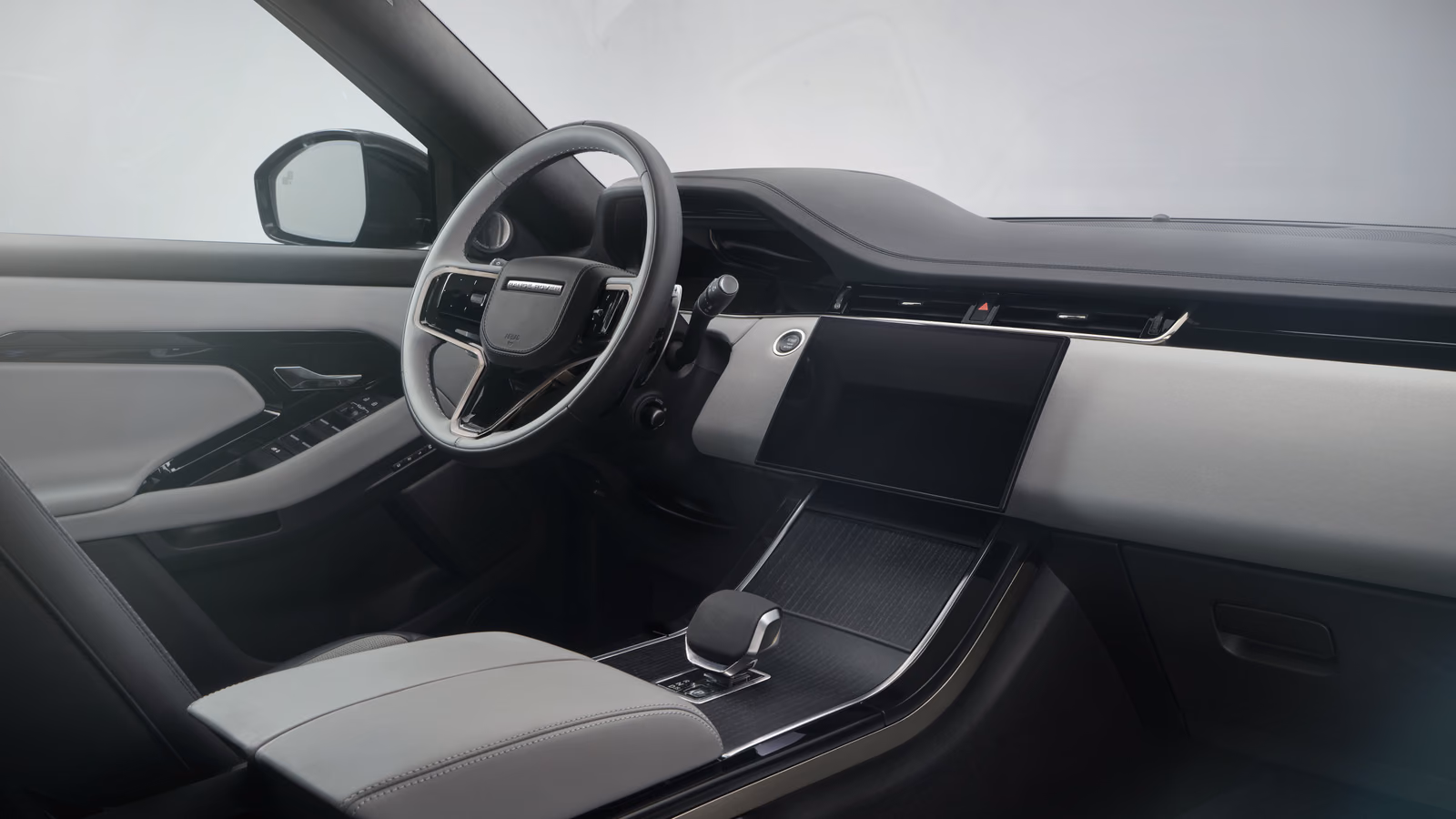 Range Rover Evoque — передняя панель и руль